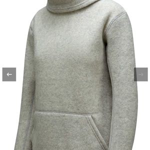 Woman’s XS smartwool sweater.